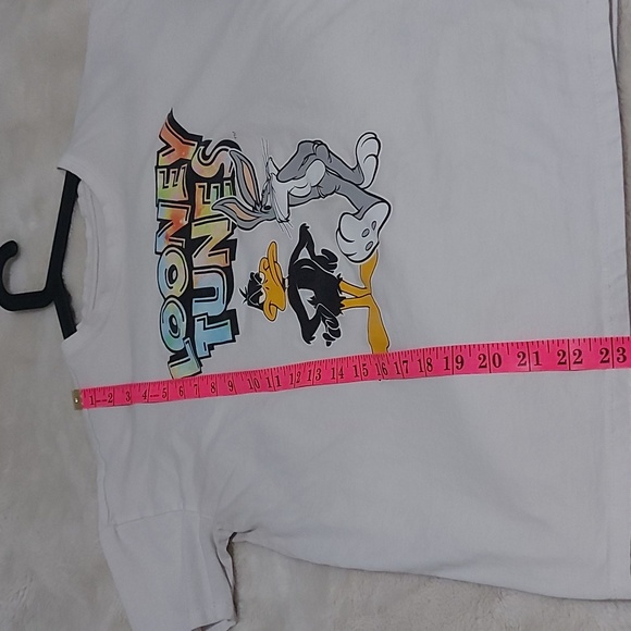 Looney Tunes graphic tshirt - Picture 5 of 6